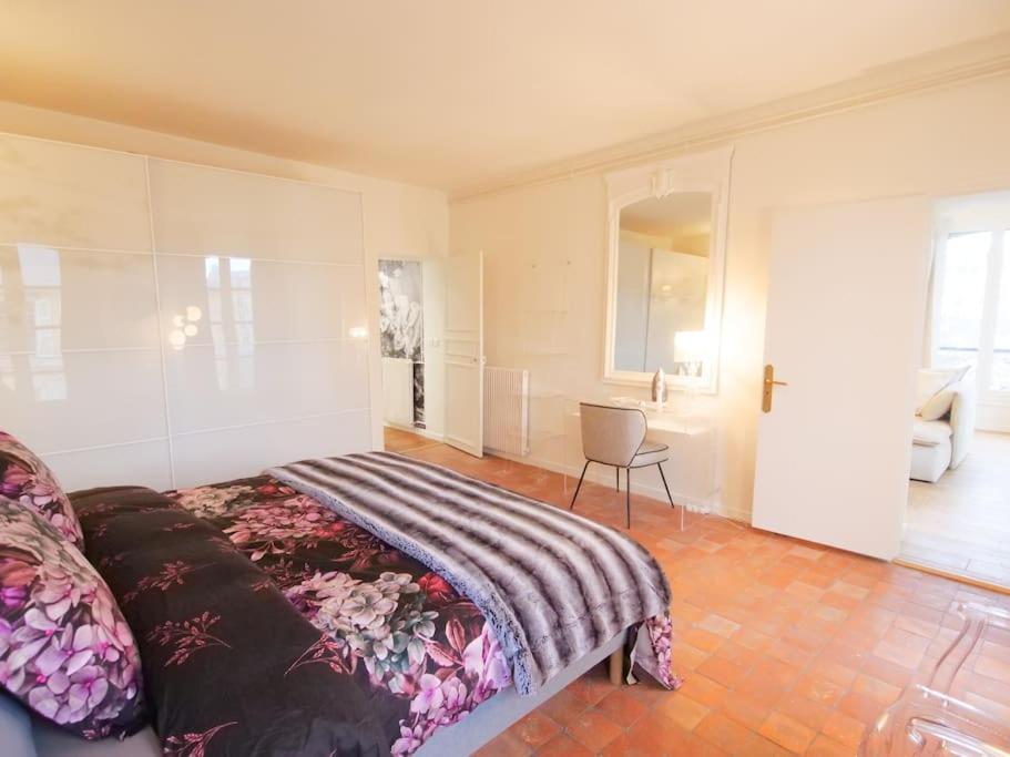 Apartamento Charme Et Modernite Au Coeur Du Quartier St Louis Versalles Exterior foto